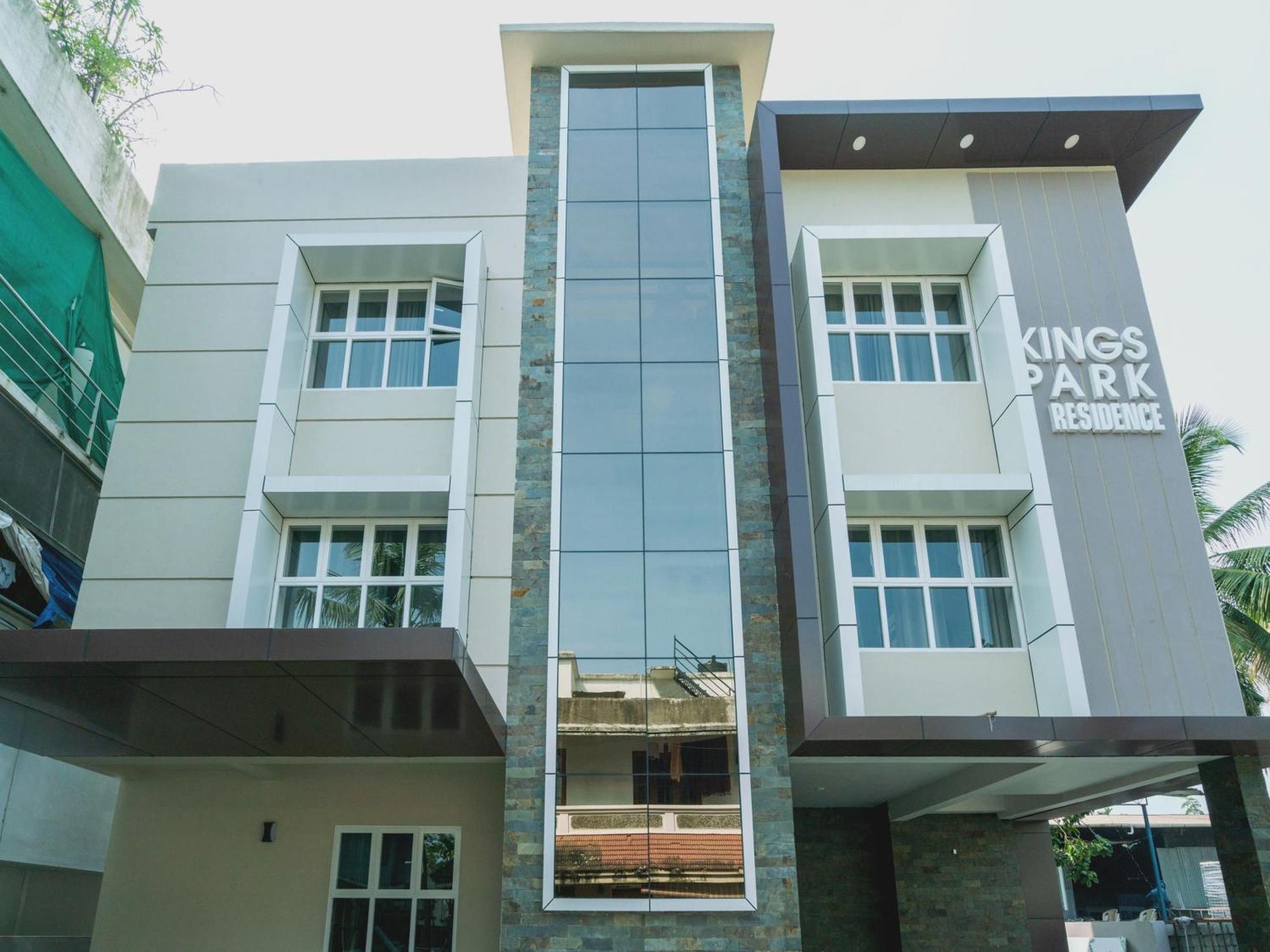 Super Hotel O Elegant Kings Park Residency Tripunithura Exterior photo